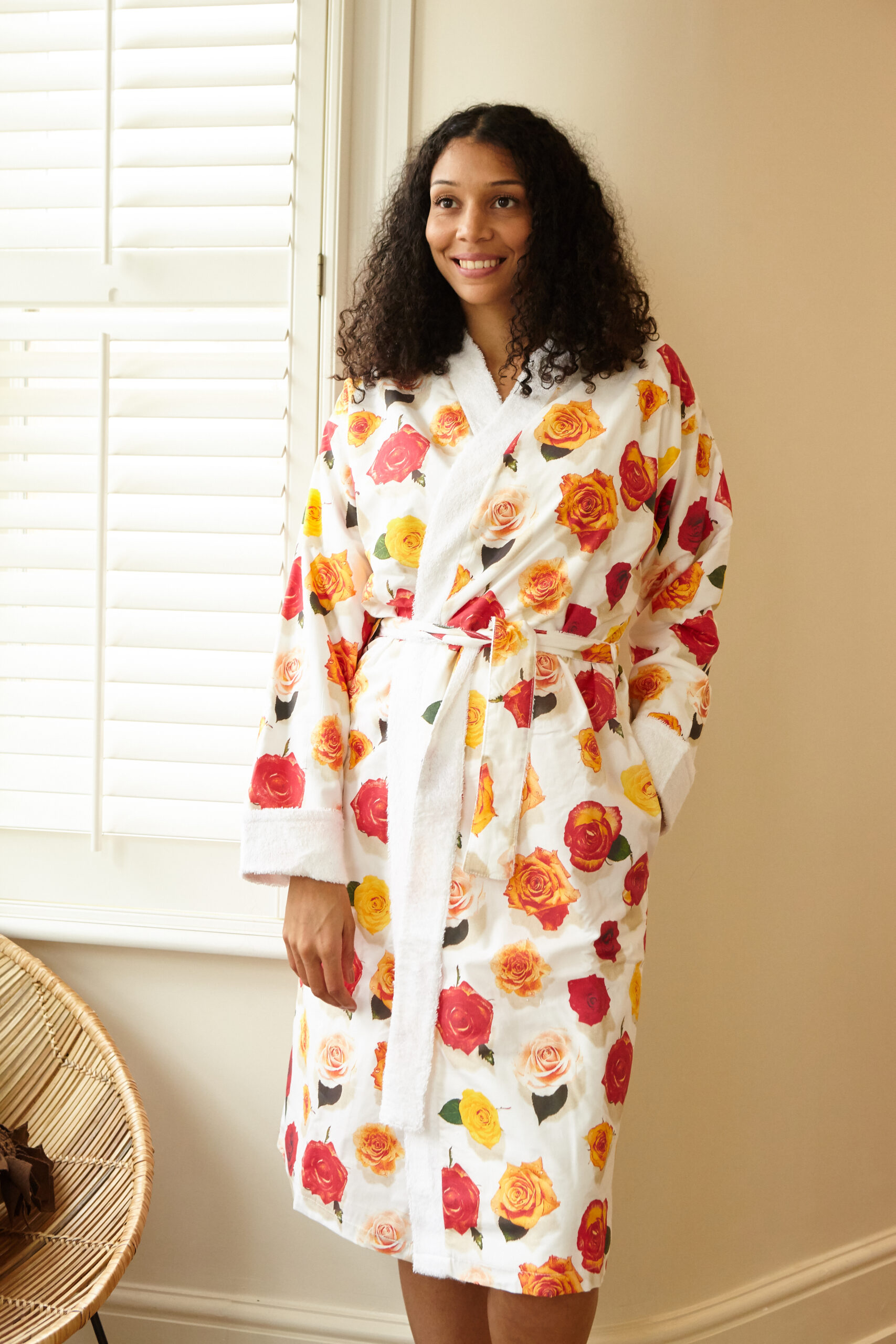 'Summer Rose' – White Dressing Gown - Image 4