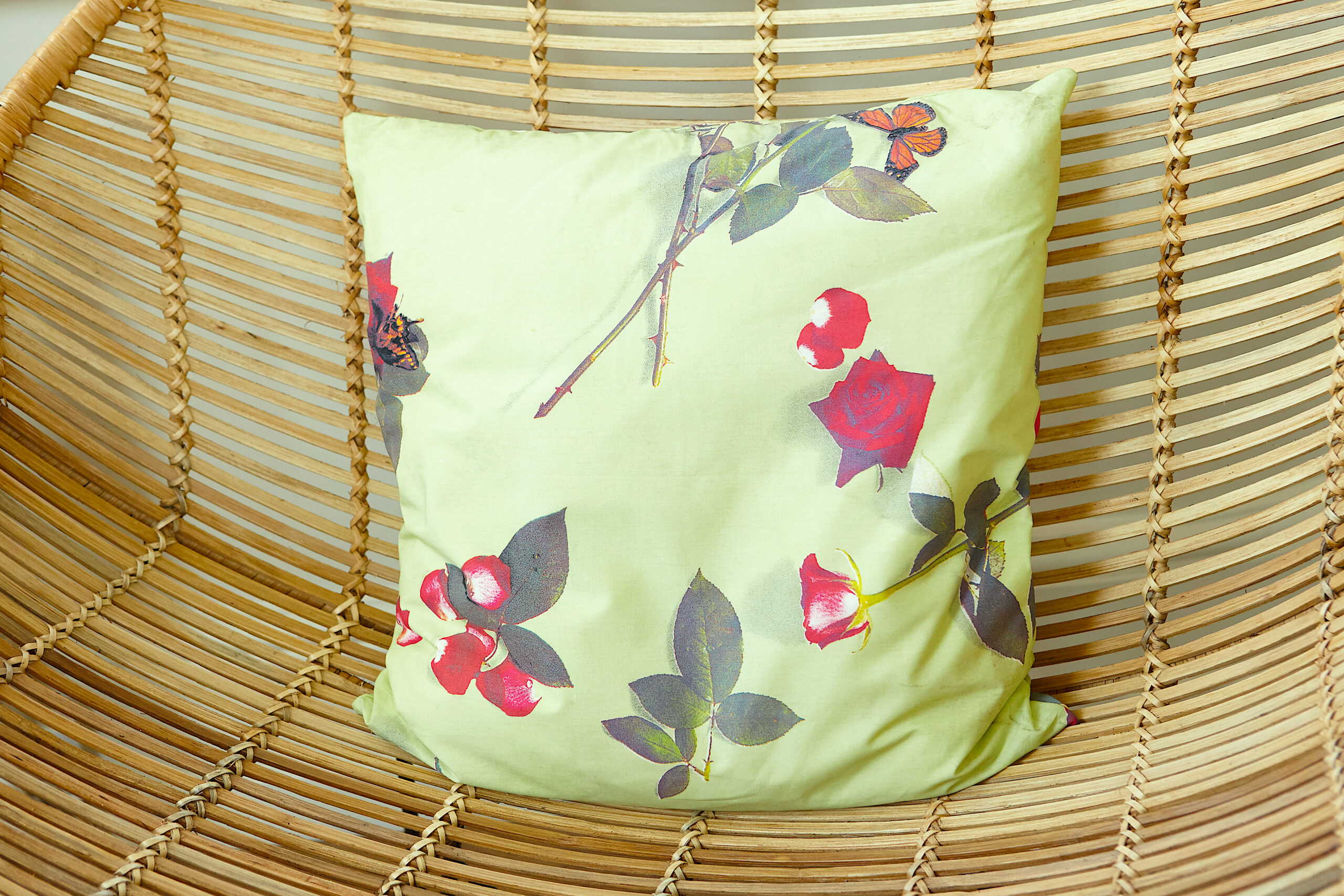 ‘Bed Of Roses’ – Mint Cushion
