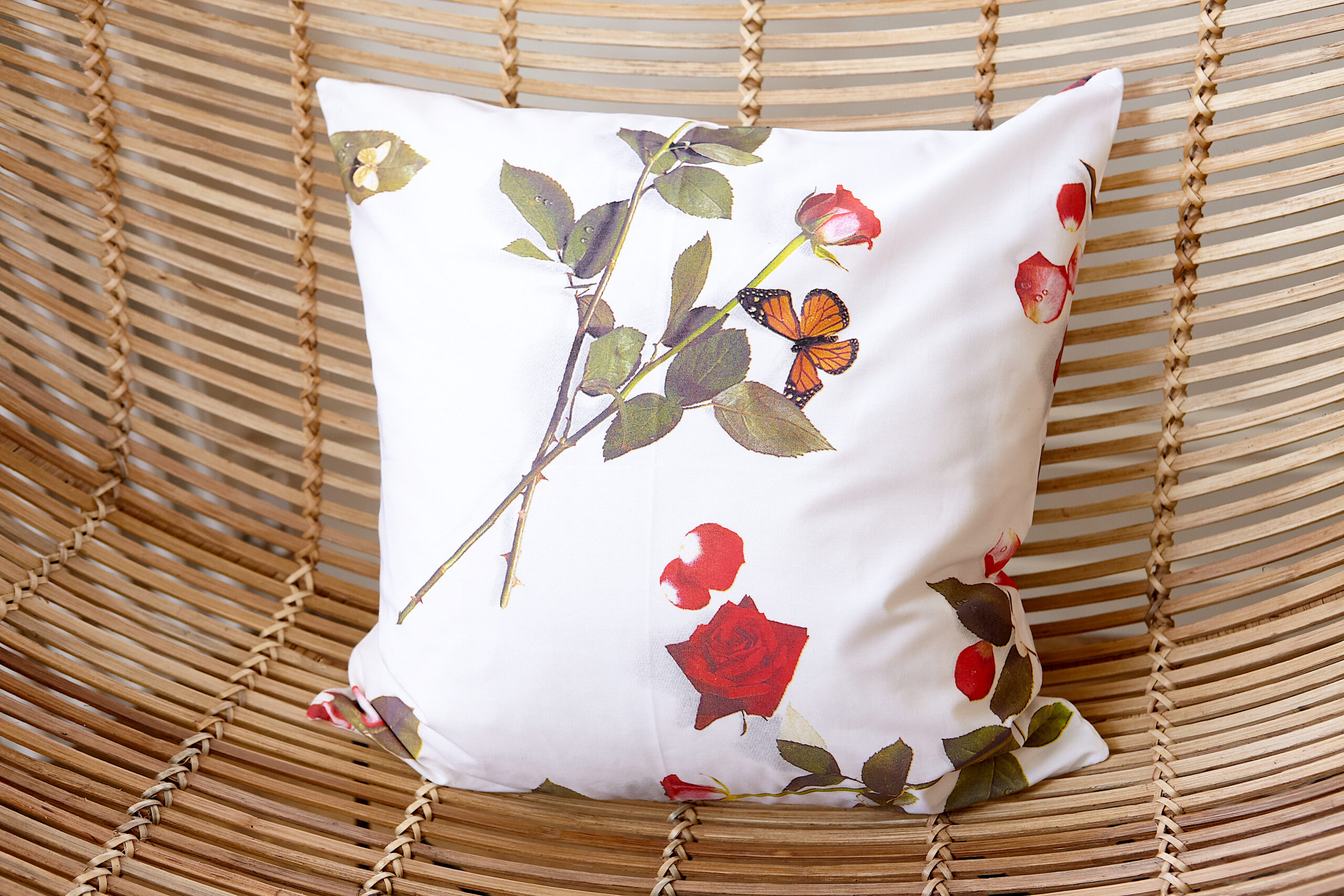 ‘Bed Of Roses’ – White Cushion