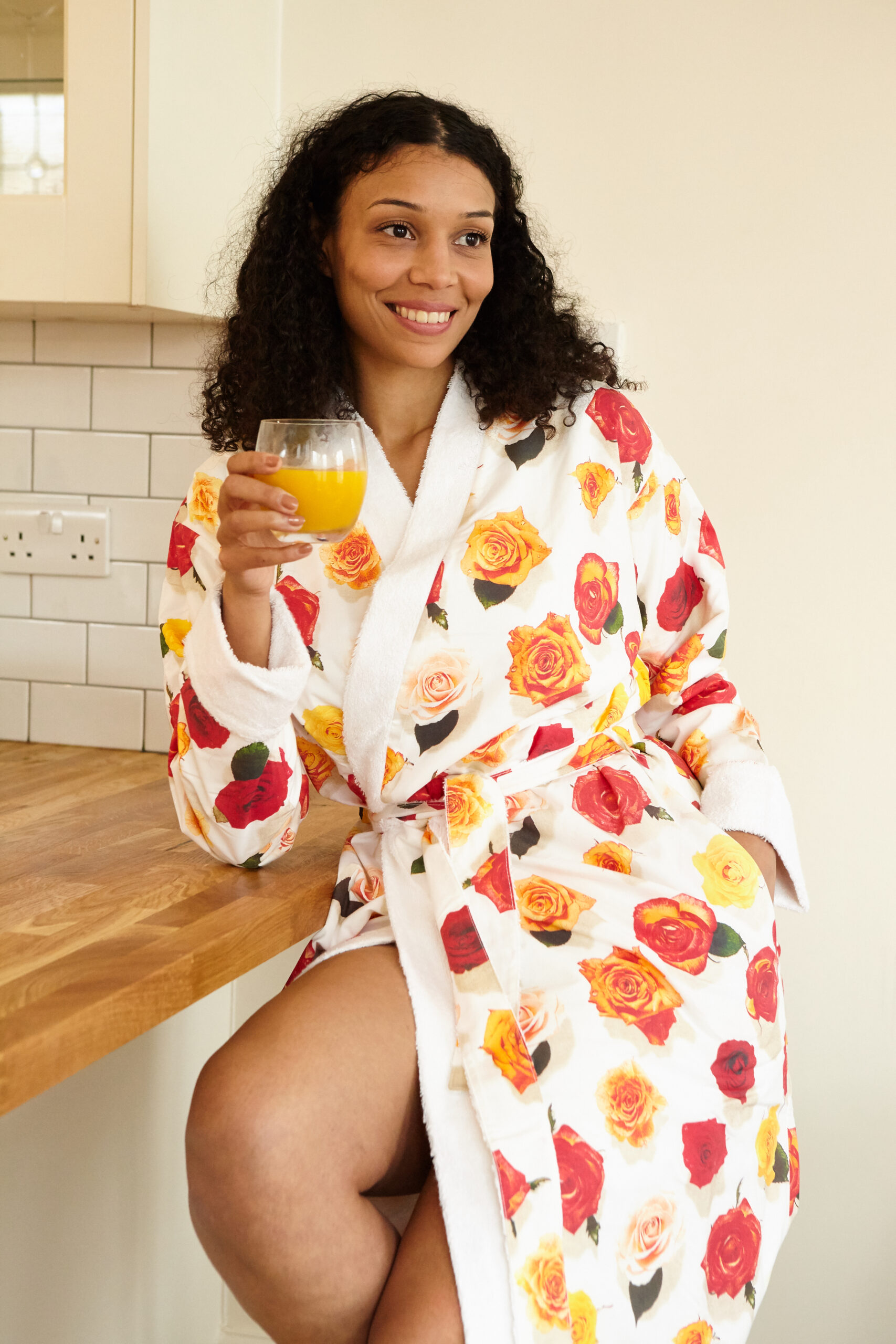 'Summer Rose' – White Dressing Gown - Image 3