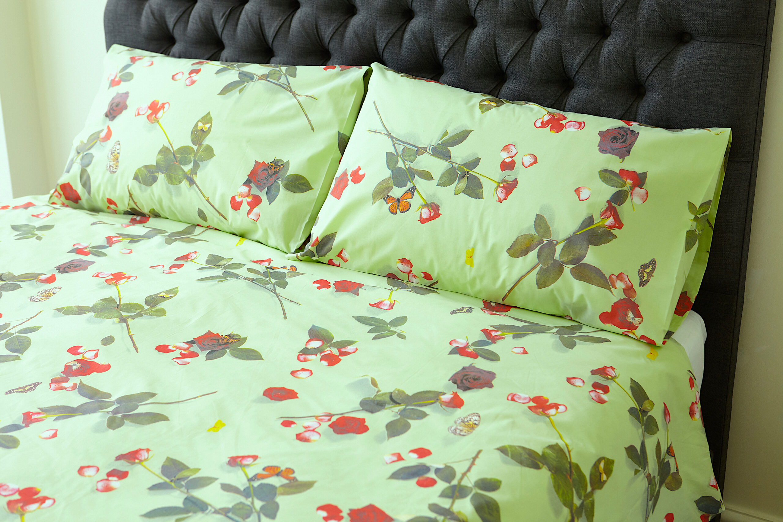 ‘Bed Of Roses’ – Mint Pillowcase