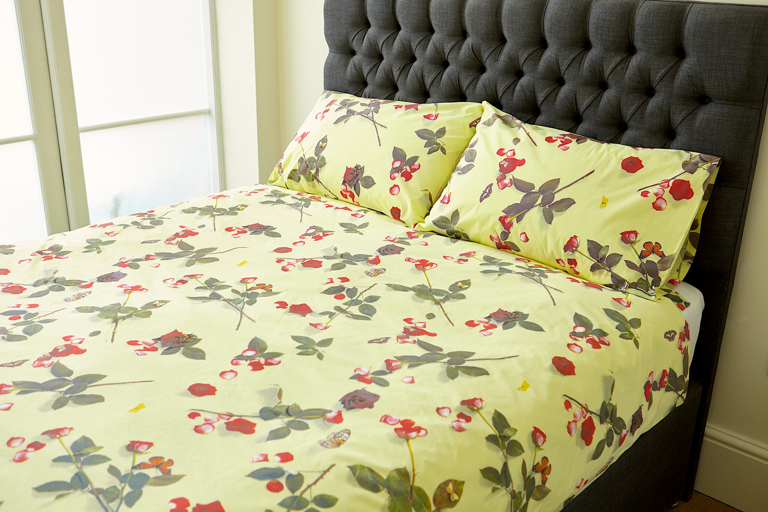 ‘Bed Of Roses’ – Yellow Duvet