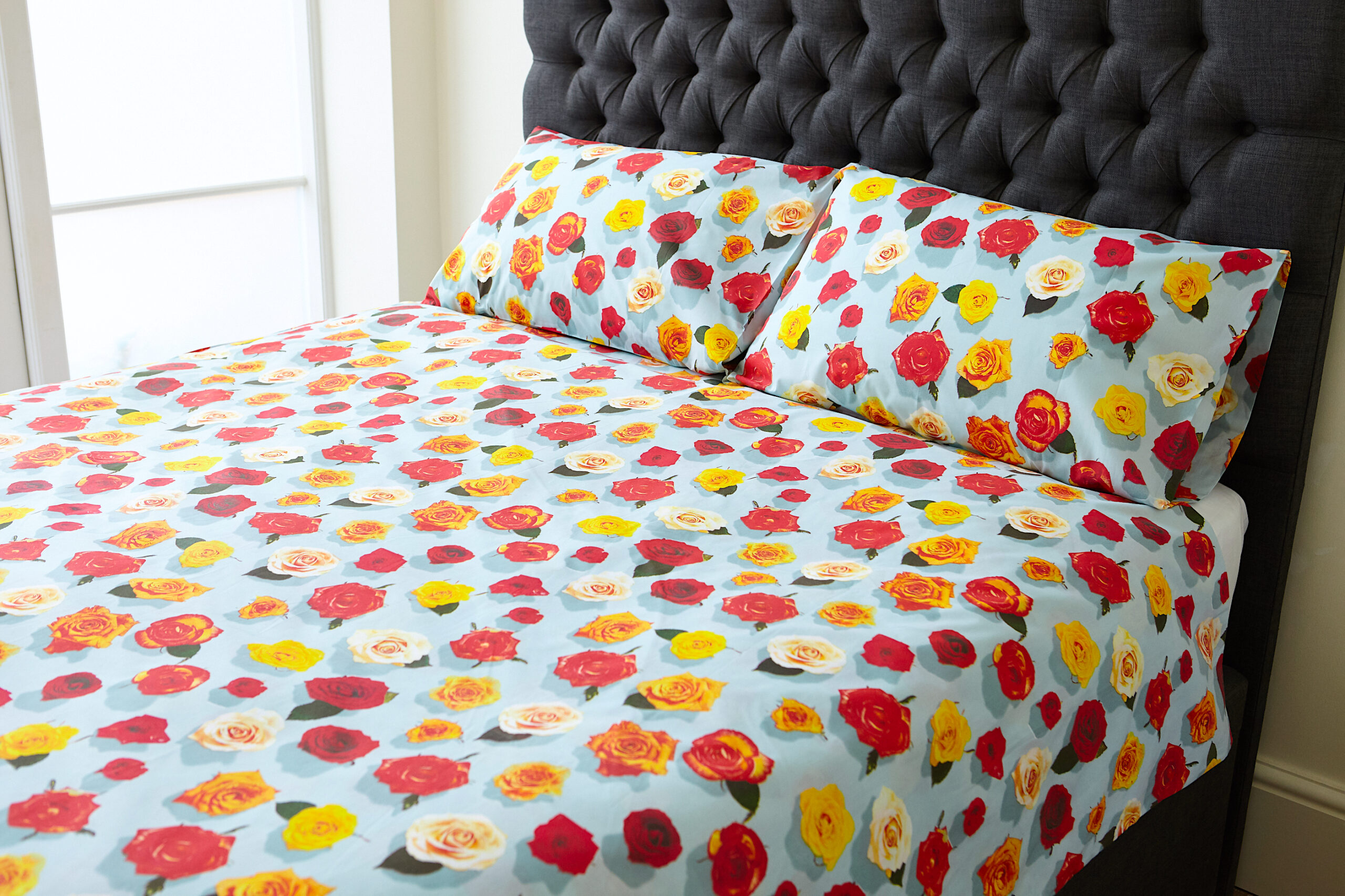 ‘Summer Roses’ – Blue Duvet