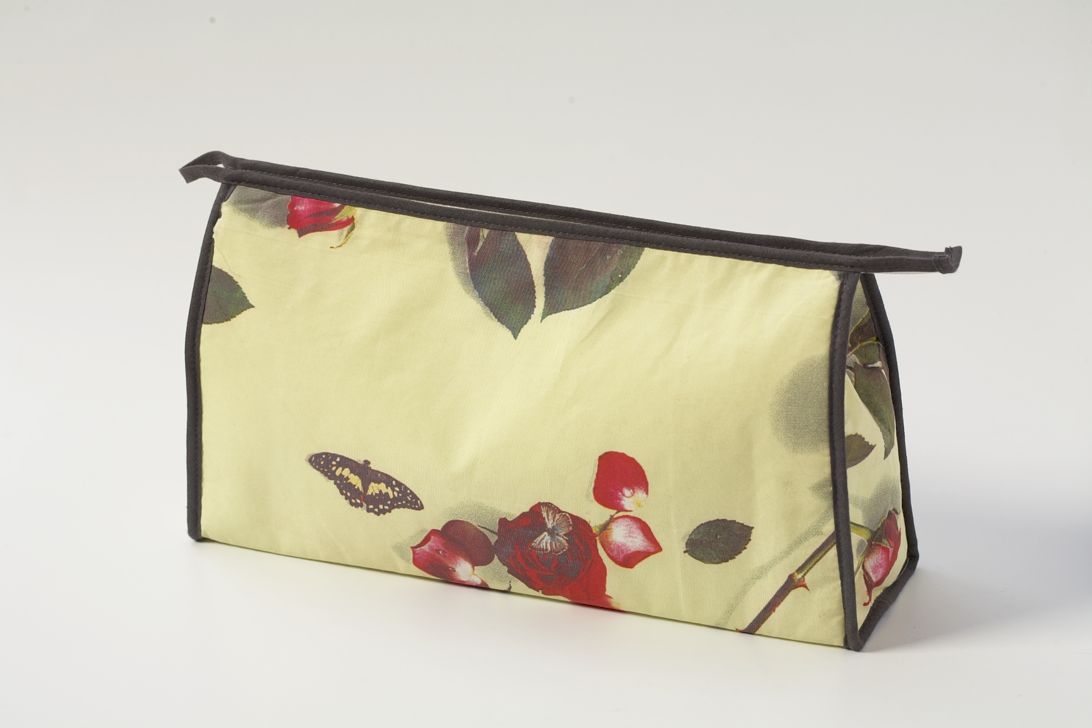 ‘Bed Of Roses’ – Yellow Washbag